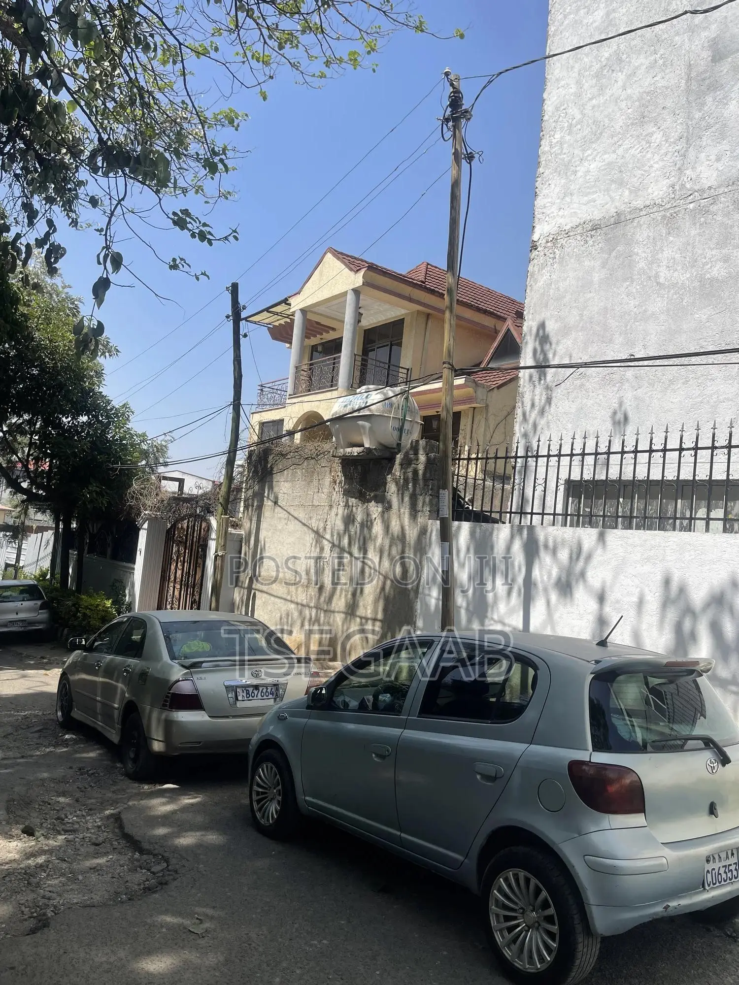 6bdrm Duplex in Kolfe Keranio for sale