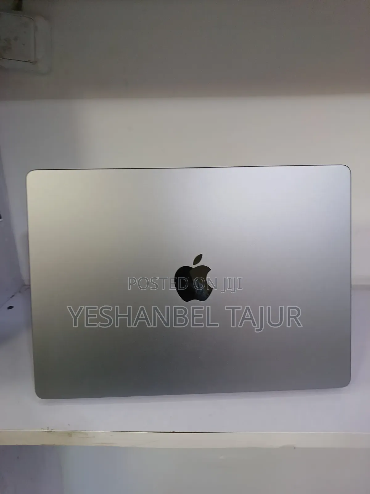 New Laptop Apple MacBook Pro M1 16GB Apple M1 Pro SSD 512GB