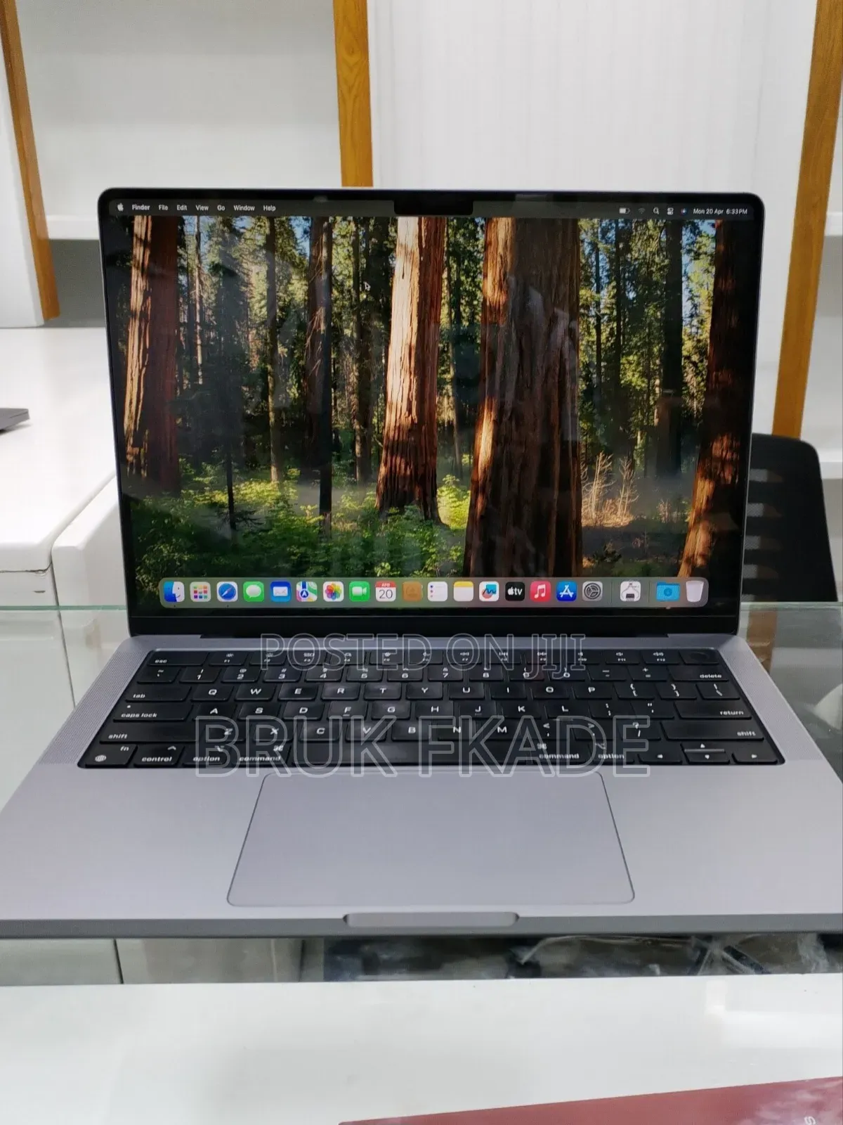 New Laptop Apple MacBook Pro 2021 M1 16GB Apple M1 Pro SSD 512GB