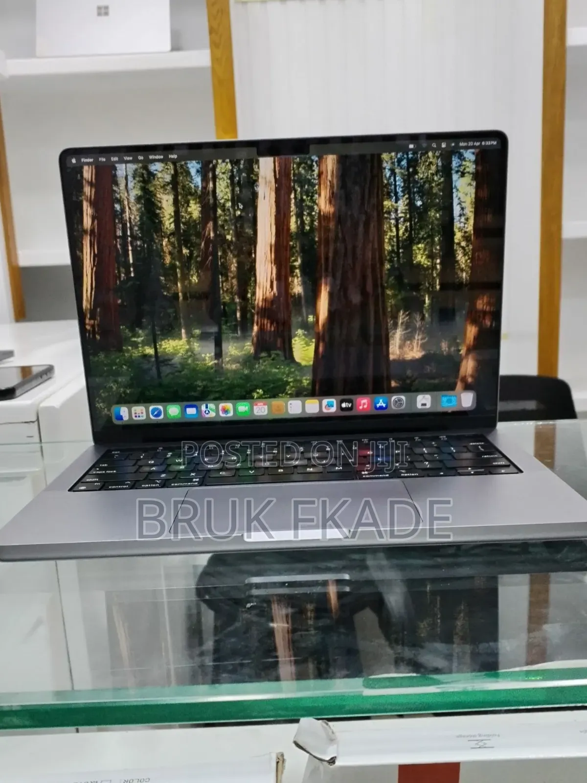New Laptop Apple MacBook Pro 2021 M1 16GB Apple M1 Pro SSD 512GB