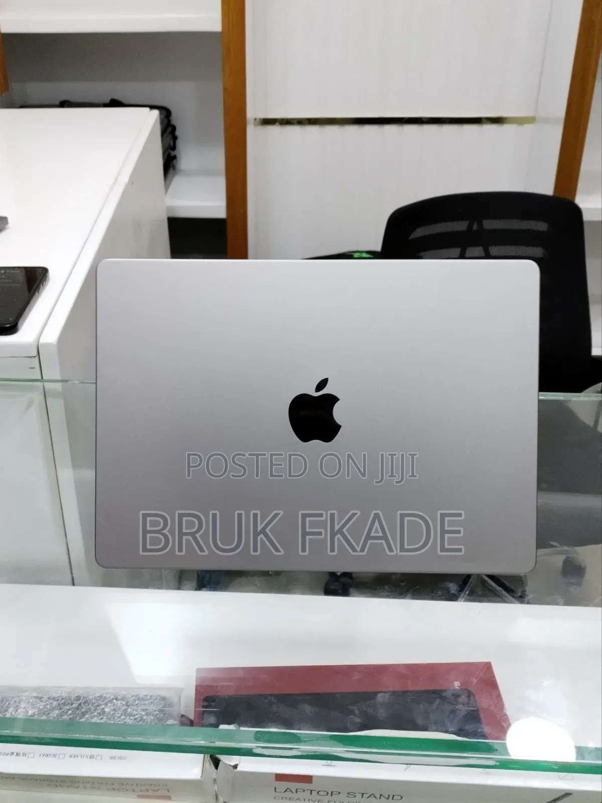 New Laptop Apple MacBook Pro 2021 M1 16GB Apple M1 Pro SSD 512GB