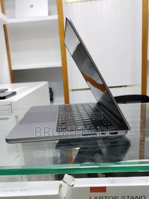 New Laptop Apple MacBook Pro 2021 M1 16GB Apple M1 Pro SSD 512GB