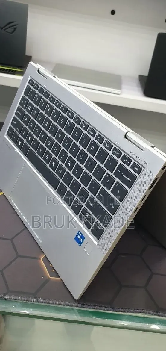 New Laptop HP EliteBook x360 1030 G8 16GB Intel Core i5 SSD 512GB