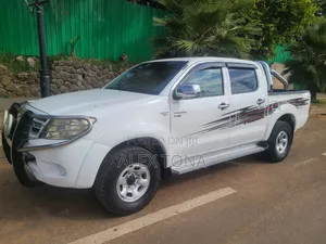 Toyota Hilux 2007 White