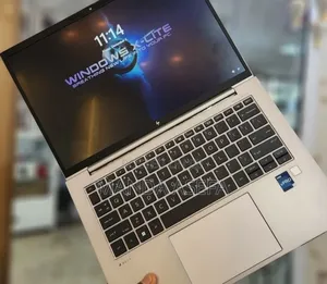 New Laptop HP ZBook Firefly G8 16GB Intel Core i7 SSD 512GB