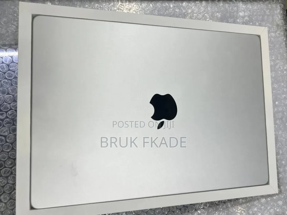 New Apple MacBook Air 2024 M3 15-inch 24GB Intel Core M3 SSD 512GB