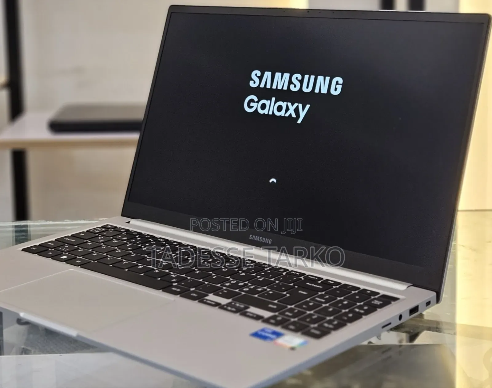 New Samsung Galaxy Book3 360 15 NP750QFG 8GB Intel Core i5 SSD 512GB