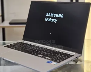 New Samsung Galaxy Book3 360 15 NP750QFG 8GB Intel Core i5 SSD 512GB