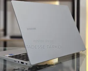 New Samsung Galaxy Book3 360 15 NP750QFG 8GB Intel Core i5 SSD 512GB