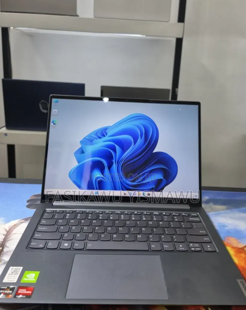 New Laptop Lenovo ThinkPad Yoga 16GB AMD Ryzen 7 SSD 512GB