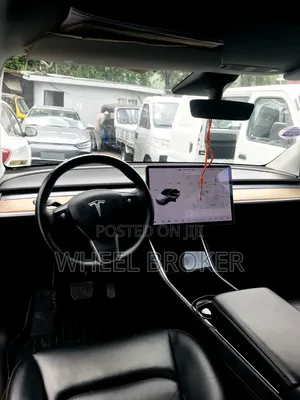 Tesla Model 3 2022 White