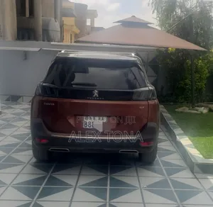 Peugeot 5008 2022 Burgundy