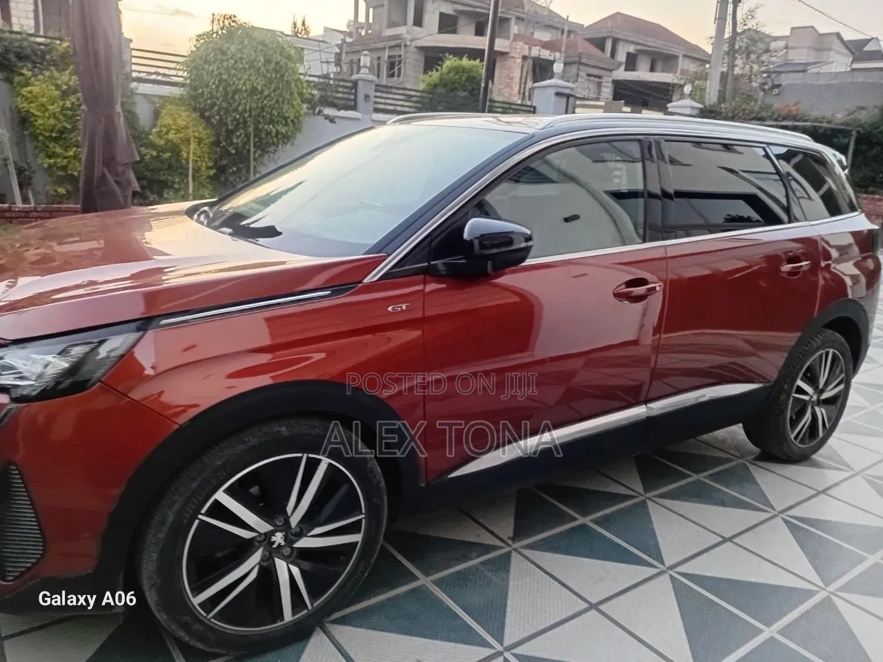 Peugeot 5008 2022 Burgundy