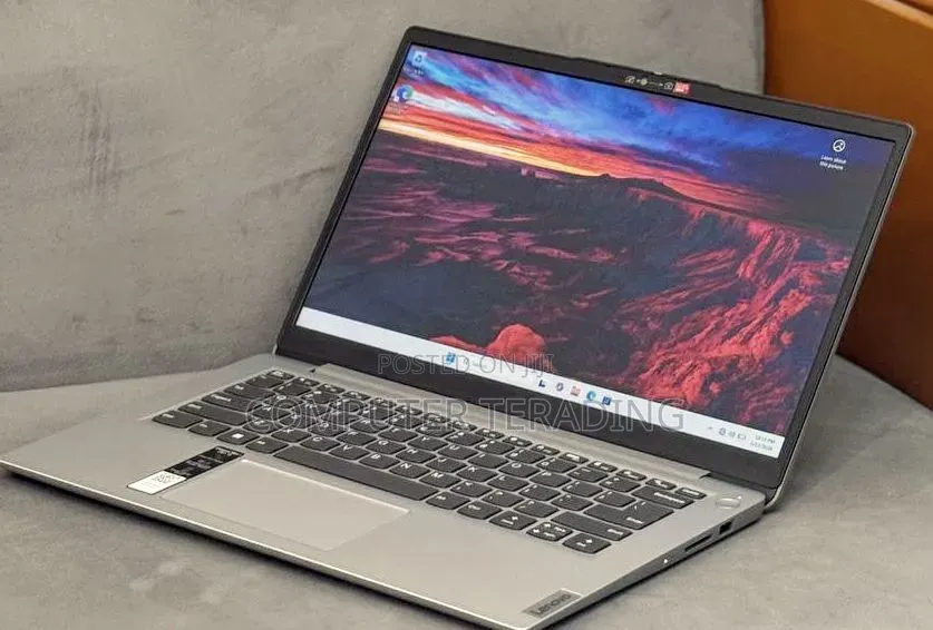 New Laptop Lenovo Ideapad 3 8GB SSD 256GB