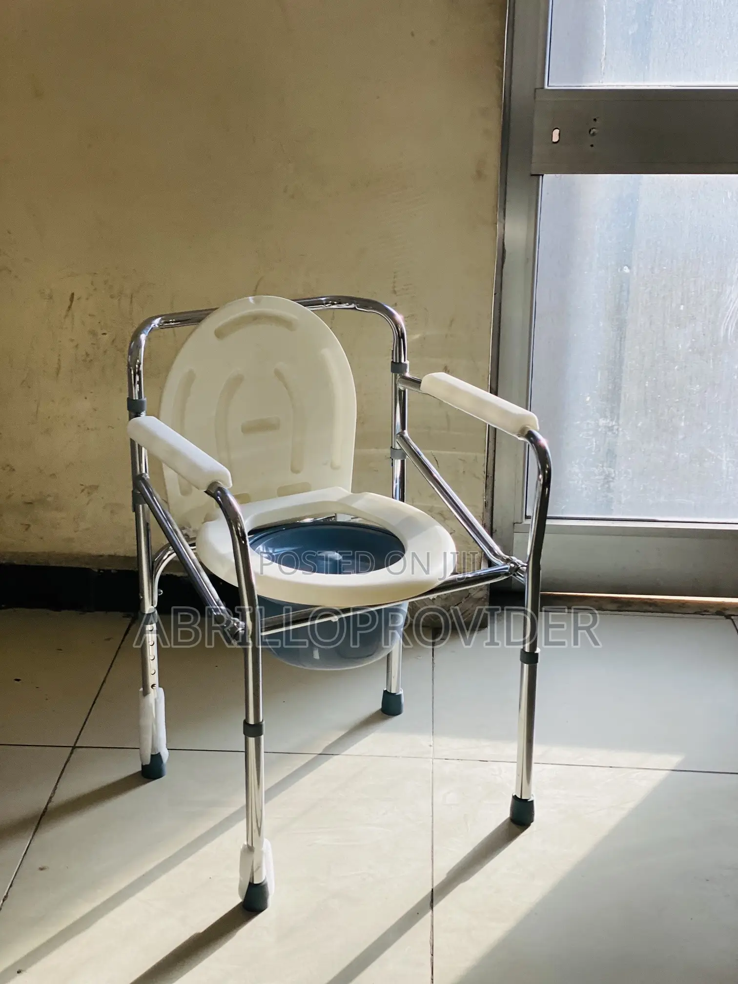 Commode Toilet Bucket Bathroom