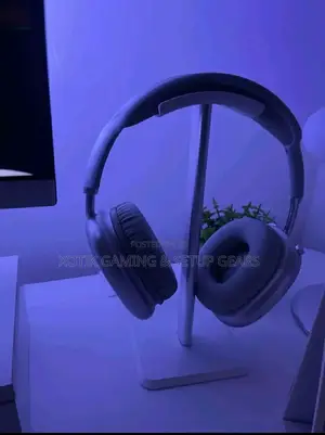 White Aluminium Headphone Stand