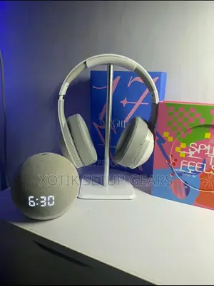 White Aluminium Headphone Stand