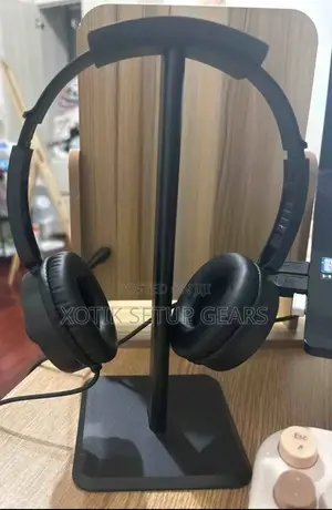 Black Aluminium Headphone Stand