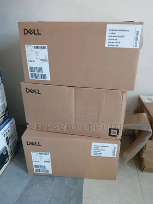 New Laptop Dell Pro 14 8GB Intel Core i5 SSD 512GB