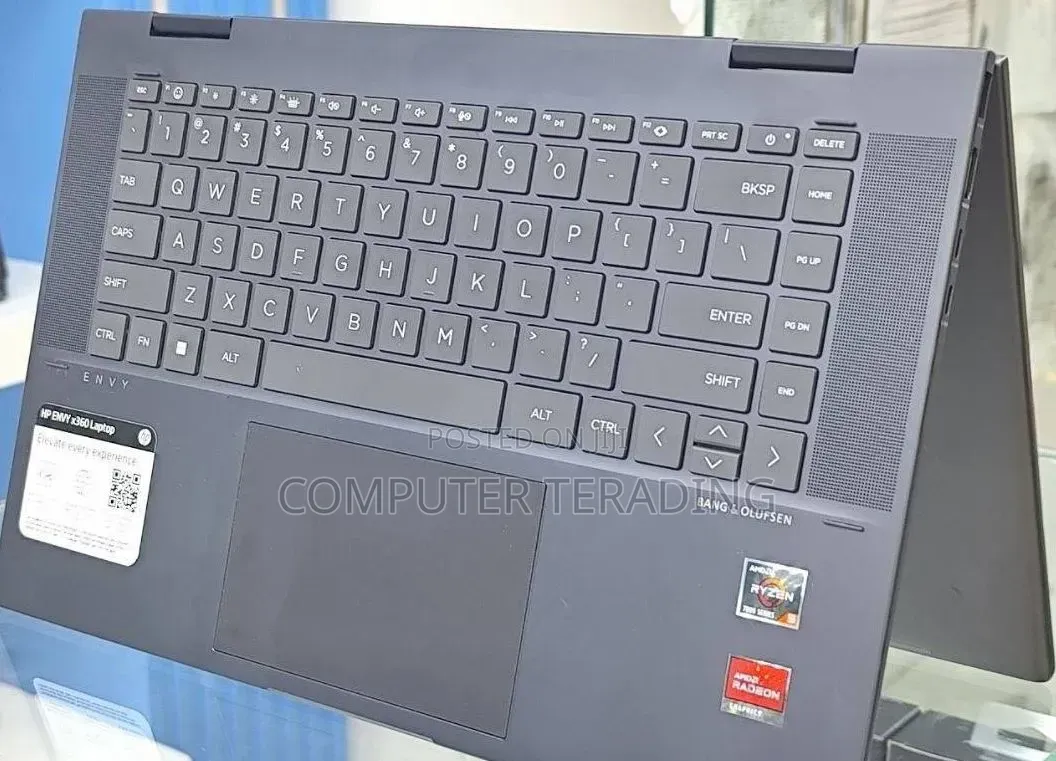 New Laptop HP Envy x360 8GB AMD Ryzen 5 SSD 256GB