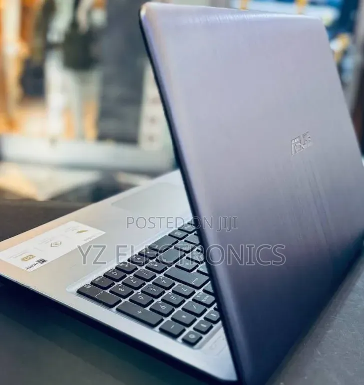 New Laptop Asus VivoBook 15 X505BA 4GB Intel Core i5 SSD 1T