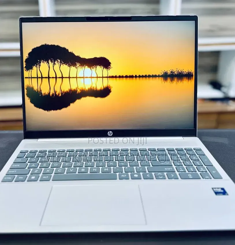 New Laptop HP OmniBook 5 16" 16GB Intel Core Ultra 7 SSD 512GB