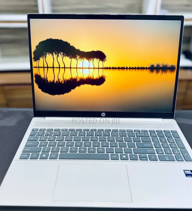 New Laptop HP OmniBook 5 16" 16GB Intel Core Ultra 7 SSD 512GB