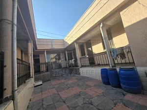 5bdrm Villa in Akaky Kaliti for sale