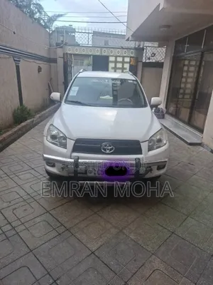 Toyota RAV4 2012 White