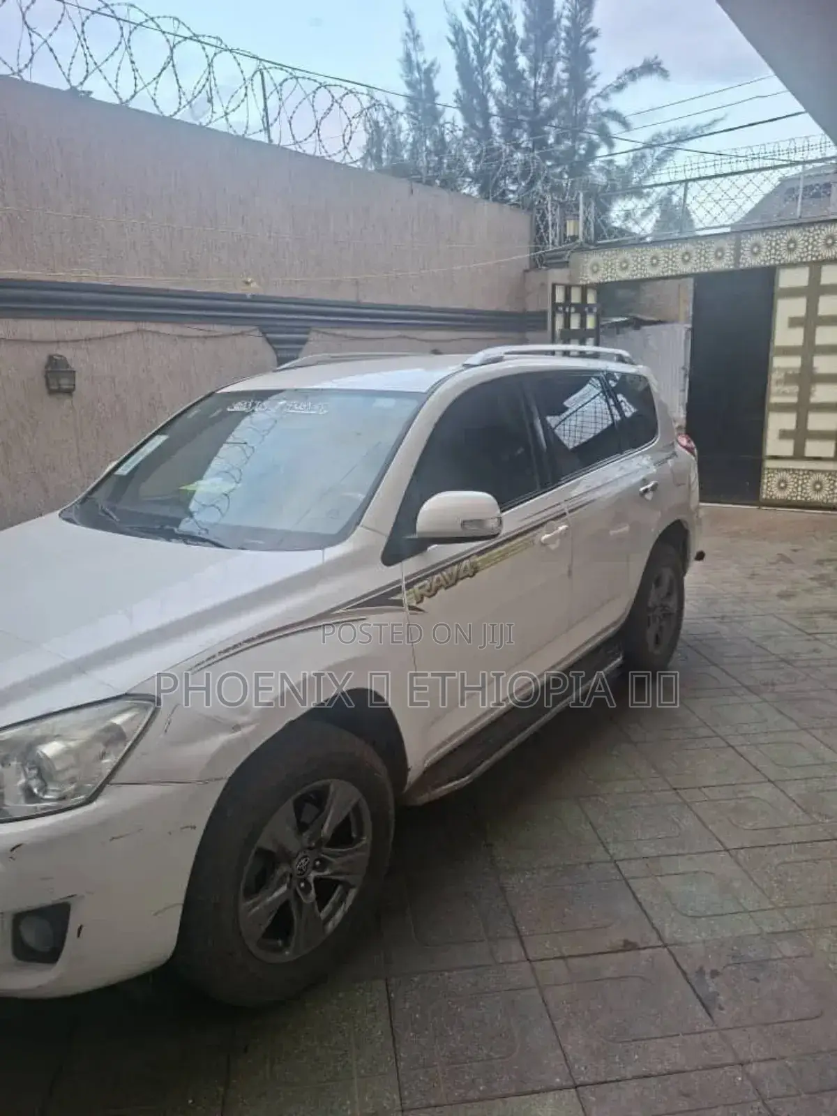 Toyota RAV4 2012 White