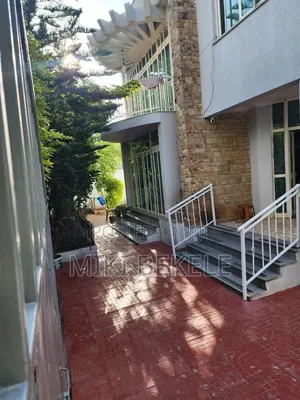 3bdrm House in Bole for sale