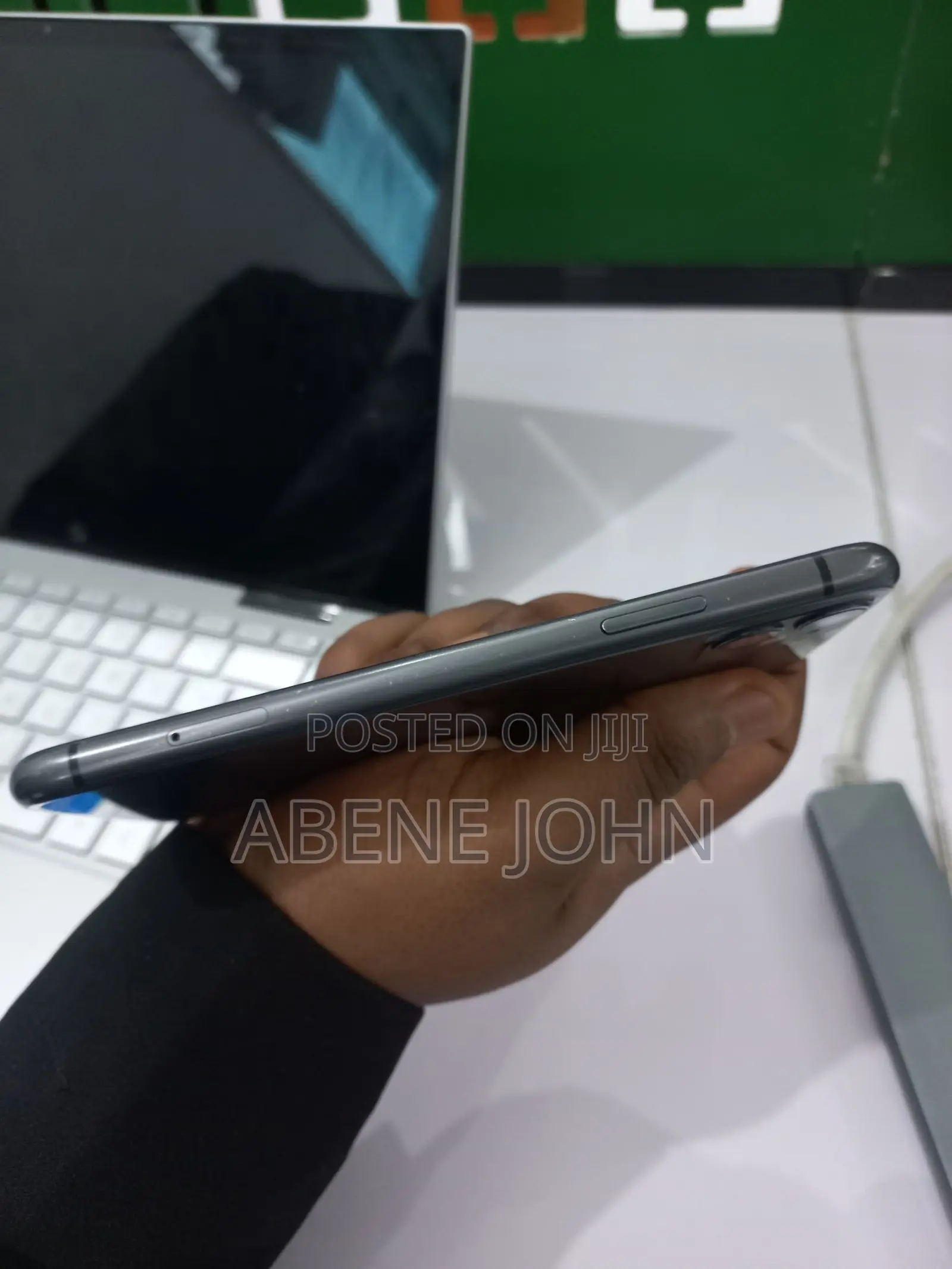 Apple iPhone 11 64 GB Black