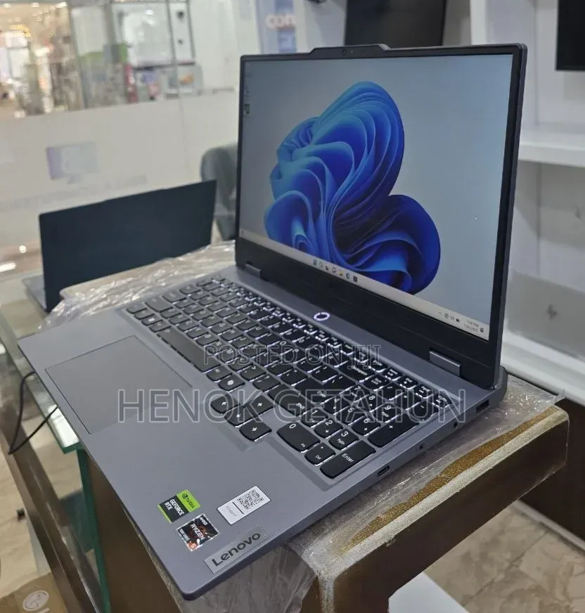 New Laptop Lenovo LOQ 15AHP10 16GB AMD Ryzen 5 SSD 512GB