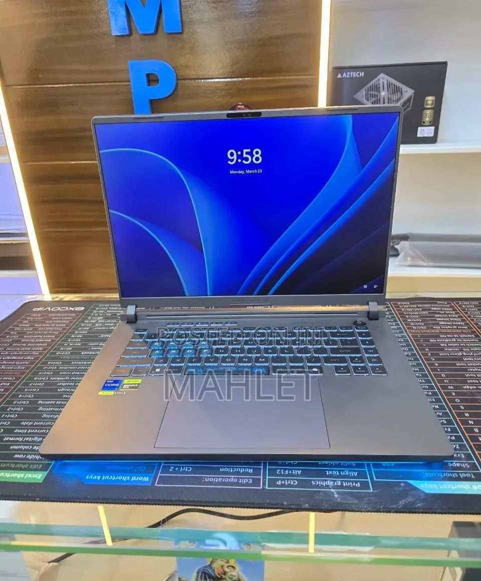 New Laptop Asus ROG Strix G17 16GB Intel Core i9 SSD 1T