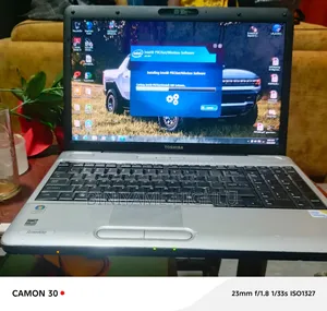 Laptop Toshiba Satellite S870 4GB Intel Core 2 Duo HDD 256GB