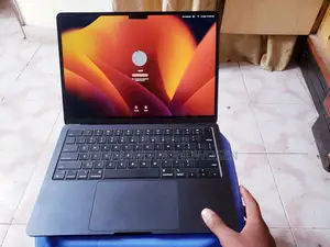 Laptop Apple MacBook Air 2022 M2 8GB Intel Core i9 SSD 256GB