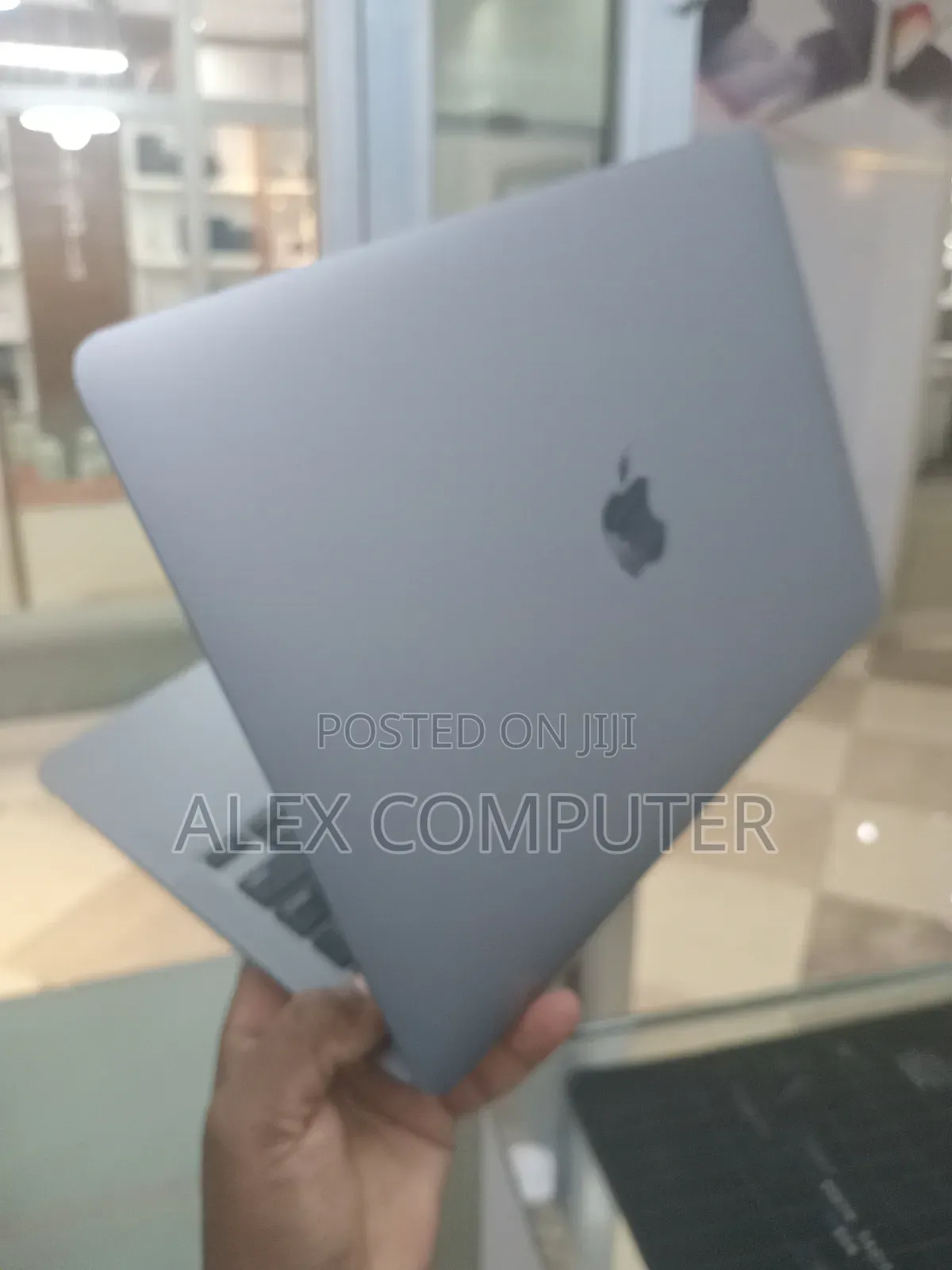 New Laptop Apple MacBook Air 2020 M1 8GB Apple M1 SSD 512GB