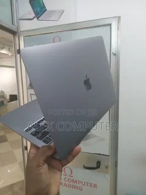 New Laptop Apple MacBook Air 2020 M1 8GB Apple M1 SSD 512GB