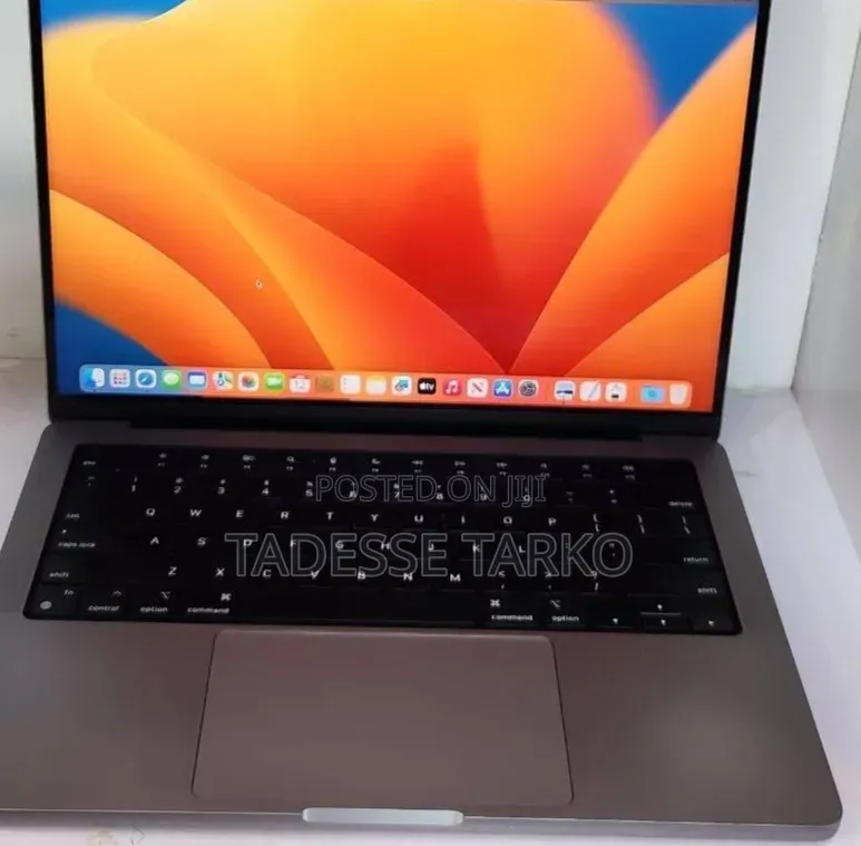 New Laptop Apple MacBook Pro M1 16GB Apple M1 Pro SSD 512GB