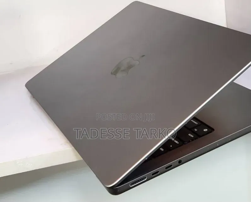 New Laptop Apple MacBook Pro M1 16GB Apple M1 Pro SSD 512GB