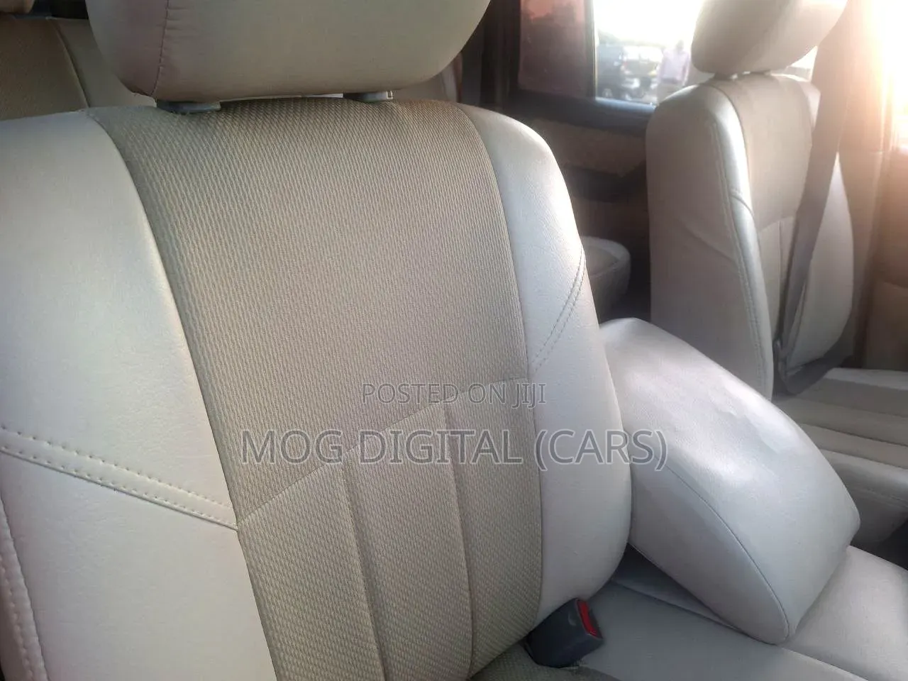 Toyota Land Cruiser 2007 Gold
