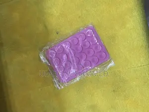 የስልክ ጀርባ ላይ መለጠፊያ