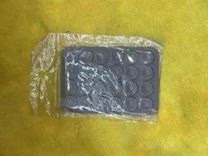 የስልክ ጀርባ ላይ መለጠፊያ