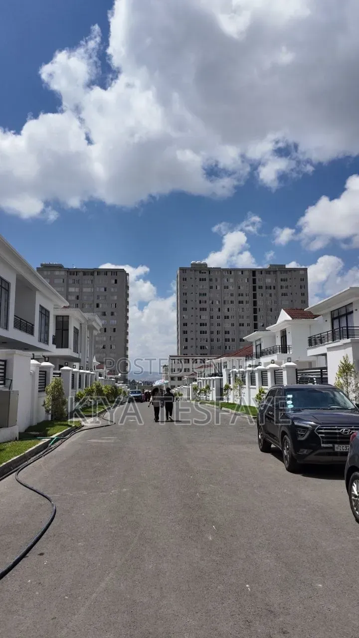 1bdrm Apartment in ሰሚት 72, Bole for sale