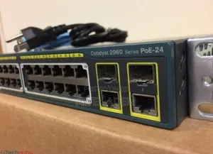 Cisco Catalyst 2960 Series Poe-8 Ws-C2960-24lt-L 24-Port