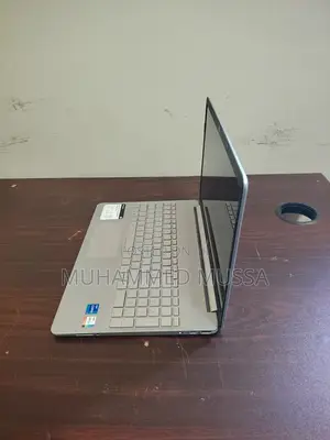 Laptop HP 15-dy2075tg 16GB Intel Core i7 SSD 512GB