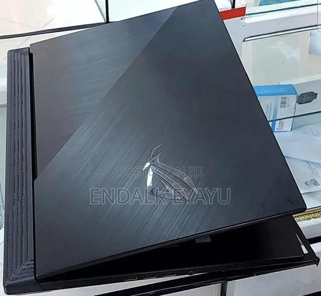 New Laptop Asus 16GB Intel Core i7 SSD 1T