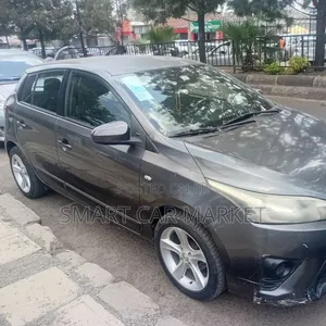 Toyota Yaris 2015 Gray