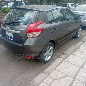 Toyota Yaris 2015 Gray