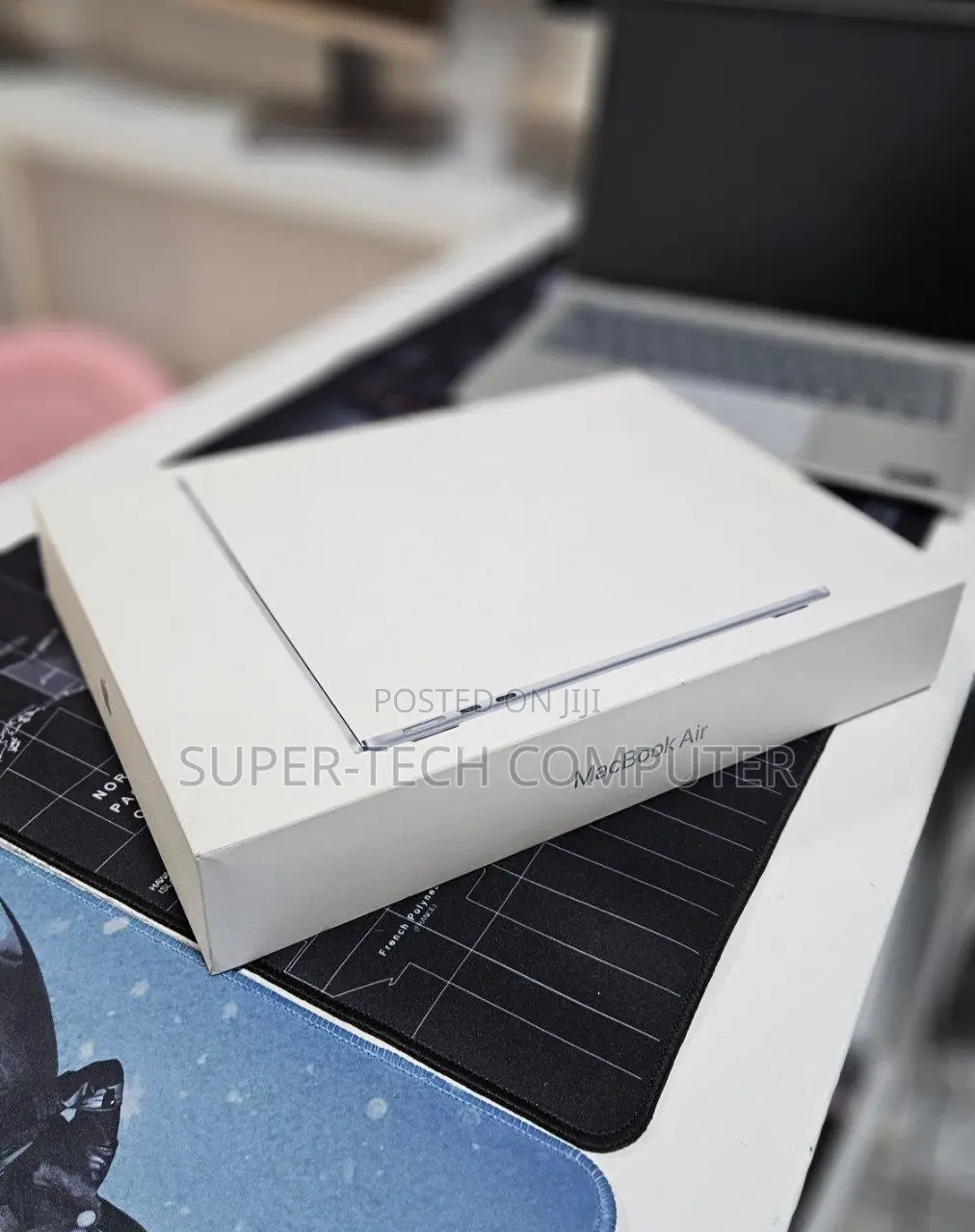 New Laptop Apple MacBook Air 2025 M4 13-inch 16GB Apple M5 SSD 256GB
